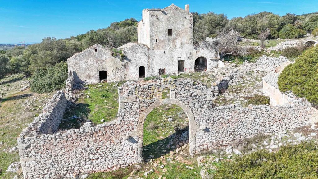 Crispiano, Masseria medievale, 400 mq